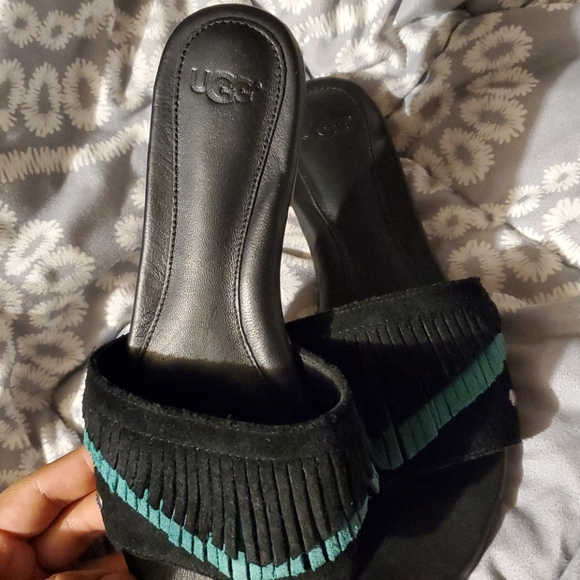 🖤Ugg🖤western fringe suede slides🖤 - Picture 3 of 6